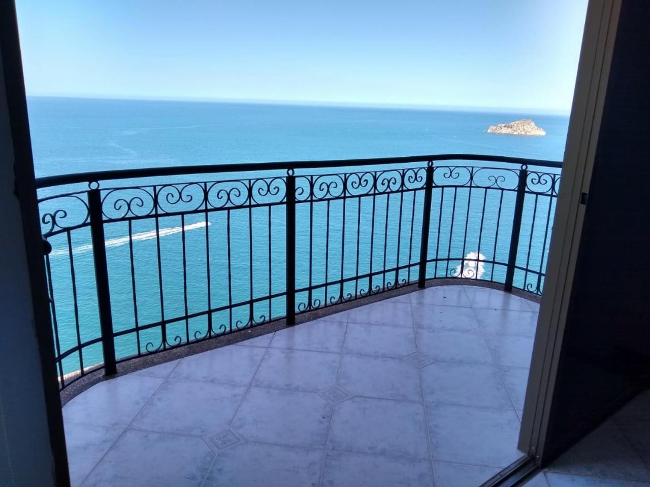Apartment El Penon Frente Al Mar Gaira